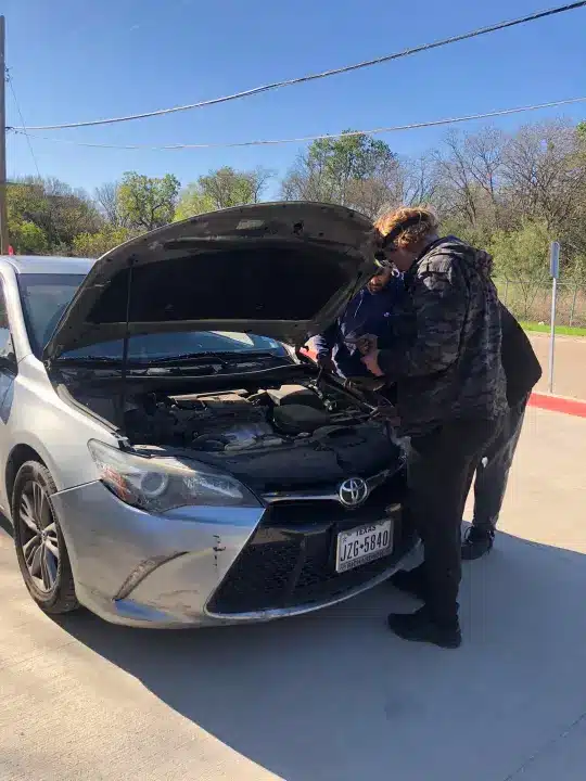 Guerrero Mobile Mechanics™: Best Mobile Auto Repair in Bastrop, TX 6 Mobile mechanic from Guerrero Mobile Mechanics & Tire Shop diagnosing engine issues on a Toyota Camry in the Richardson, Texas area.