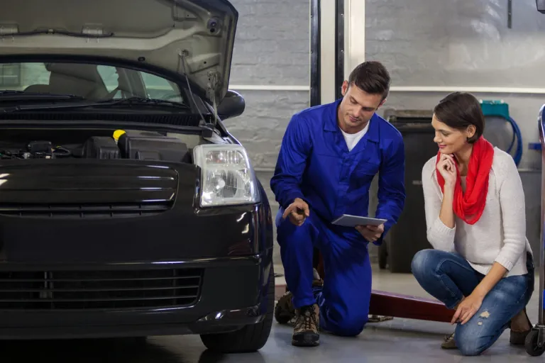 Mobile Brake Repair New York: Safe Stops in NYC 4 A Mechanic Repairing a Car at the Customer’s Location