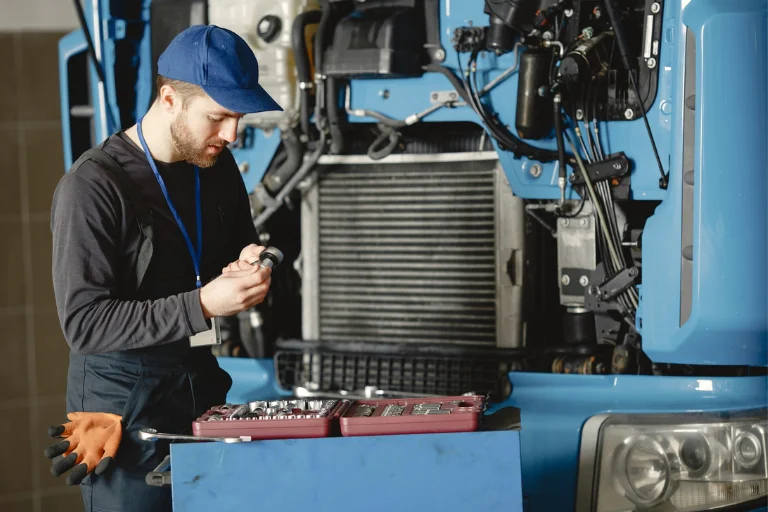 Mobile Fleet Repair Service Performing On-Site Vehicle Maintenance